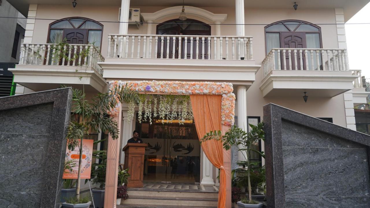 Hotel Rio Benaras 바라나시 외부 사진